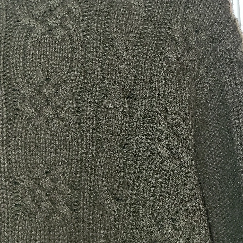 Eddie Bauer Vintage wool/Cashmere cable knit sweater - Picture 2 of 6